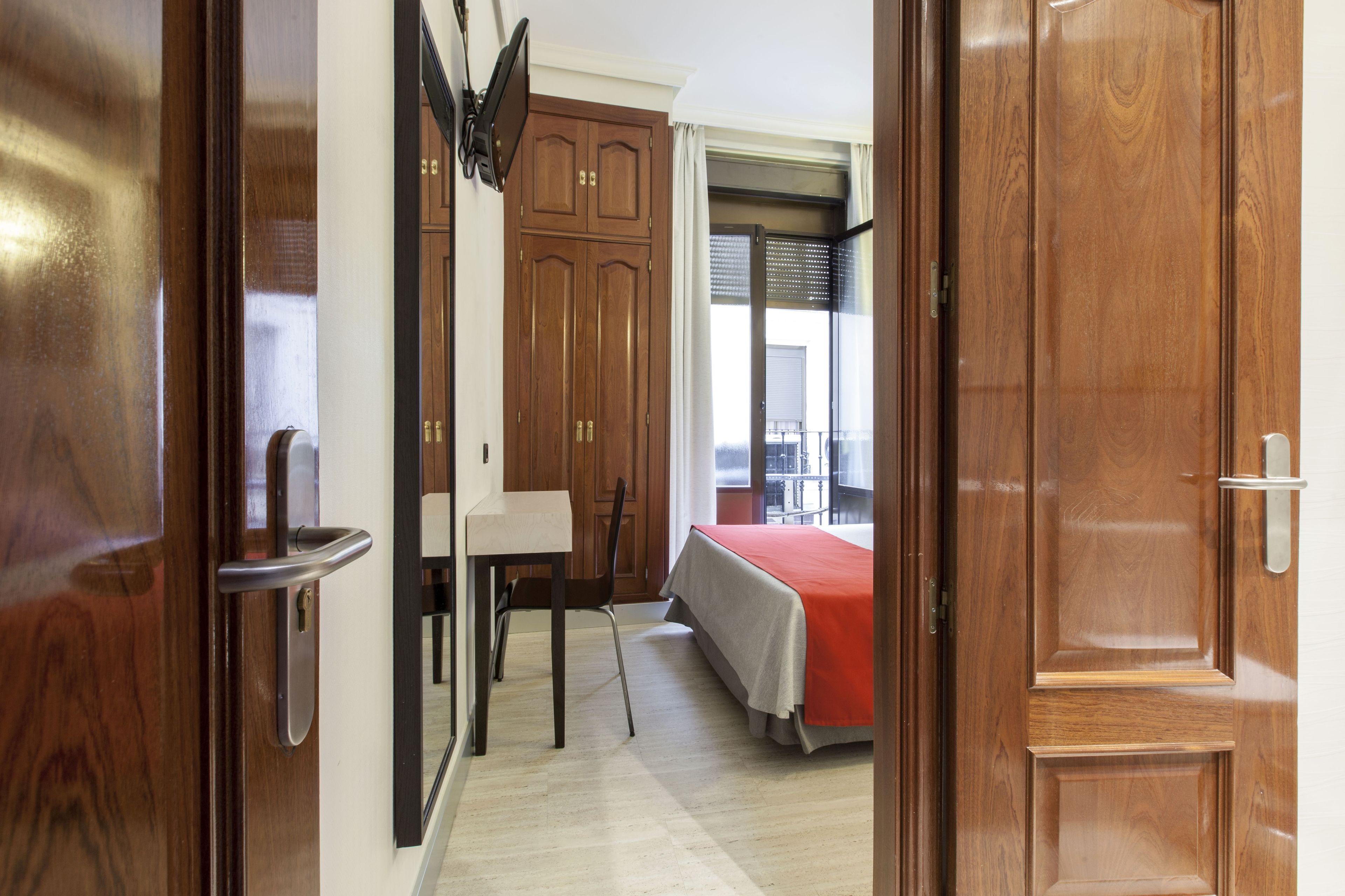 Hostal Castilla I Atocha — Foto 3